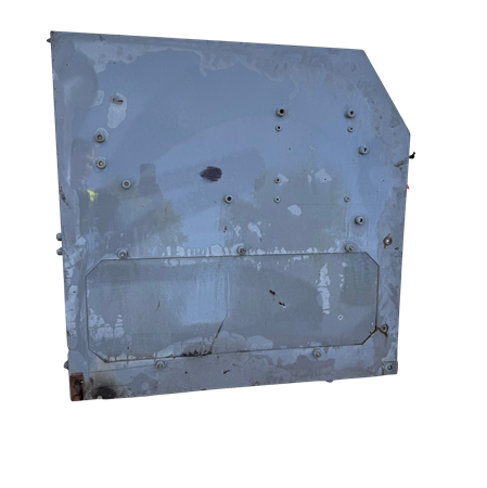 Plåt mellan hytt och luftrenare